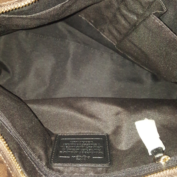 Classic Coach Purse - Picture 5 of 6